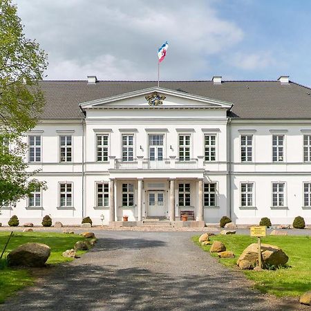 Апартаменты Gutshaus Gross Helle Moelln Экстерьер фото