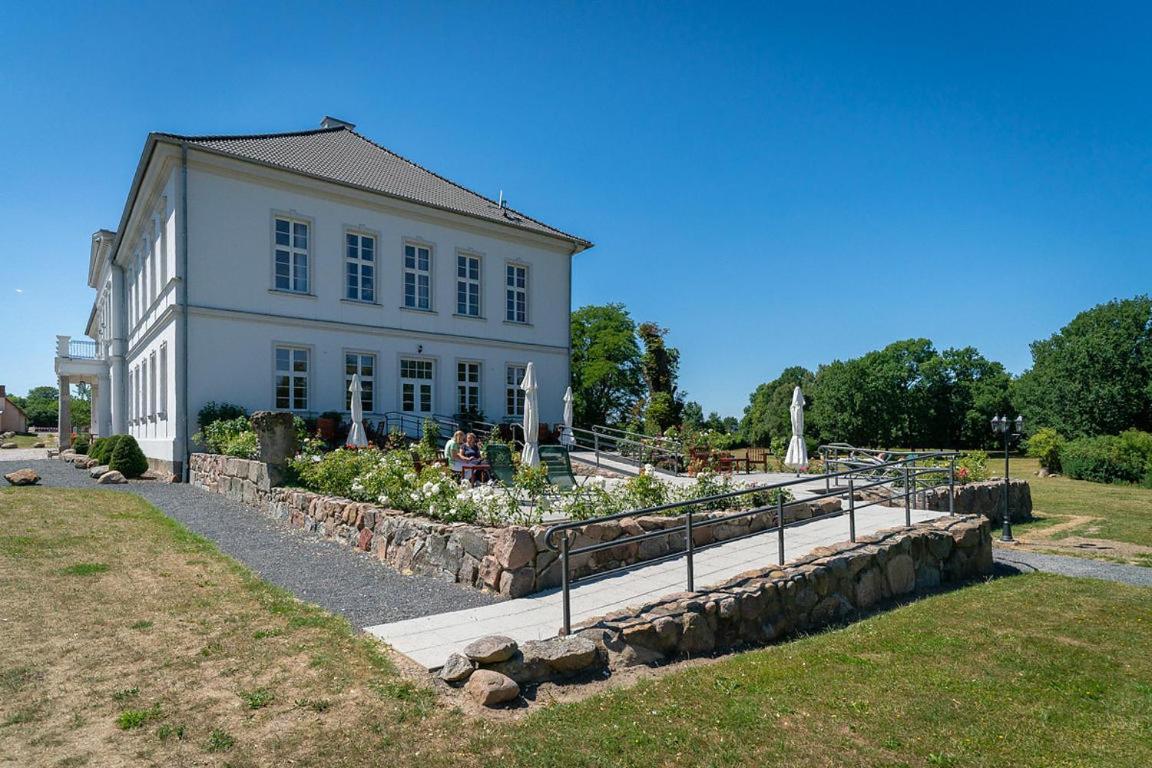Апартаменты Gutshaus Gross Helle Moelln Экстерьер фото