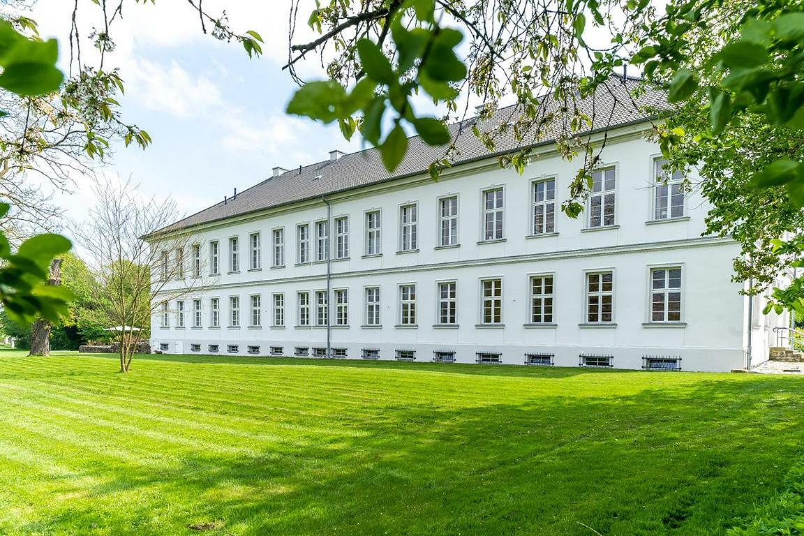 Апартаменты Gutshaus Gross Helle Moelln Экстерьер фото