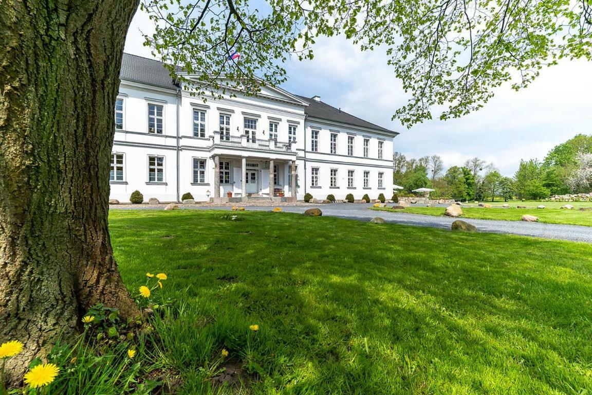 Апартаменты Gutshaus Gross Helle Moelln Экстерьер фото